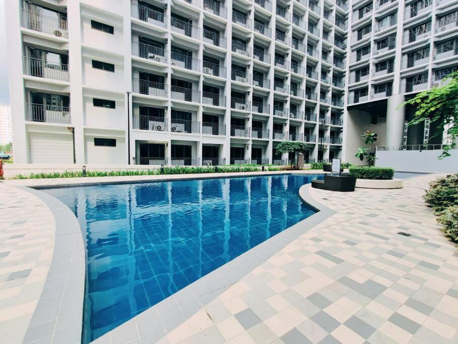 Philippine International Convention Center 676 Dynastel Shore Apartment